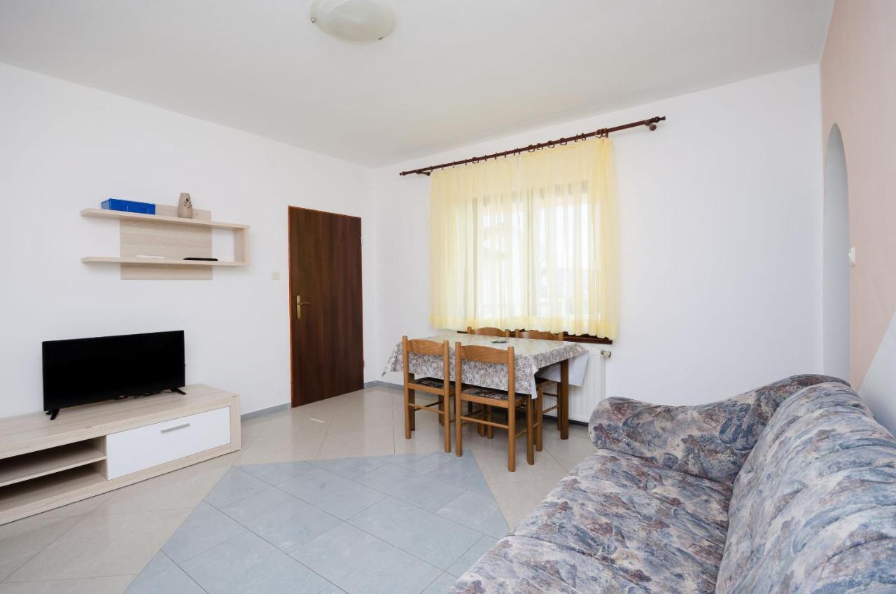 Apartments Dragan Lopar Ngoại thất bức ảnh